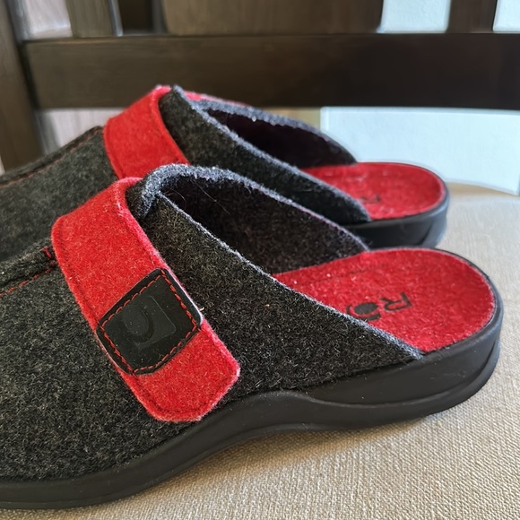 Rohde Women’s Artsy Slip On Mules House Shoes Gray Red Size 7.5-8 (39) - Picture 2 of 8